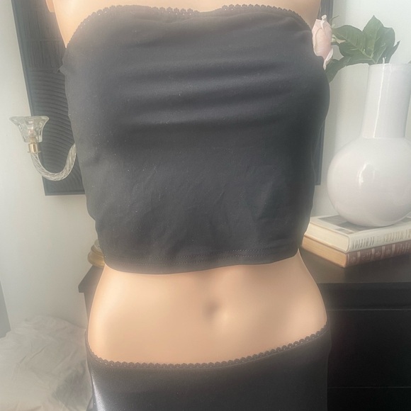 NWNT Black Two-Piece Set with stretch 
Size medium - Picture 2 of 6